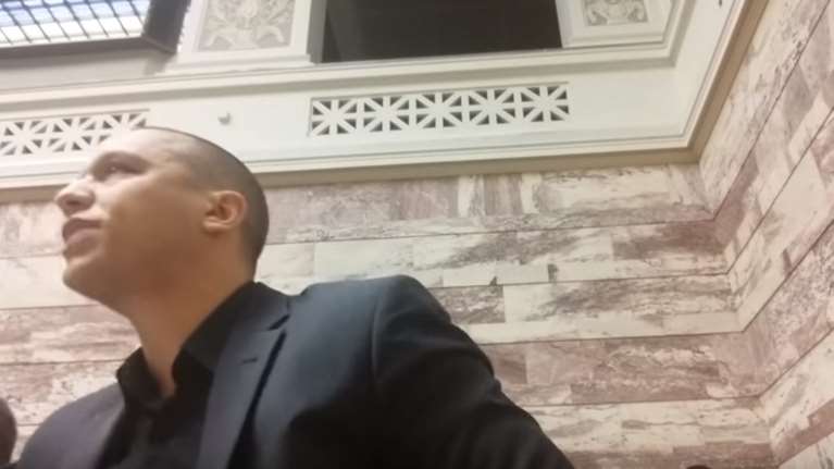 Ο Κασιδιάρης βιντεοσκόπησε τις αθλιότητές του