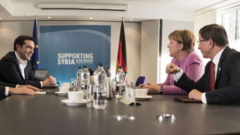 Ακυρώνεται η τριμερής Νταβούτογλου,Τσίπρα, Μέρκελ