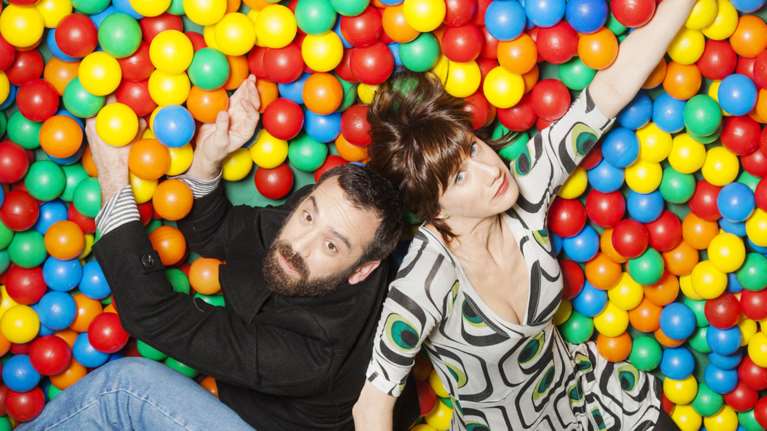 Η Αστερόπη έγραψε ένα έργο για το ζευγάρι της διπλανής πόρτας