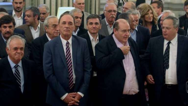 Δείτε πόσοι είναι οι σύμβουλοι στα υπουργικά γραφεία