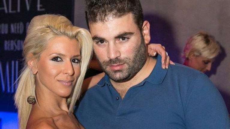 Συγκλονισμένη στην κηδεία του Παντελίδη η πρώην κοπέλα και μούσα του