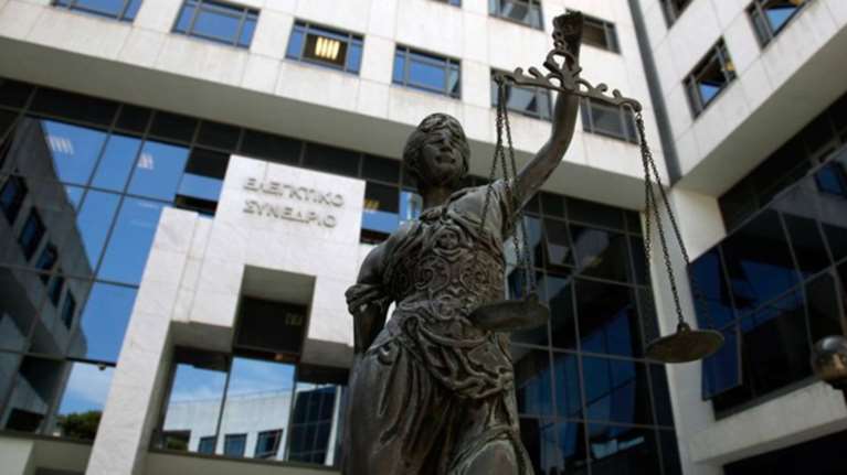 Απόφαση-βόμβα: Άκυρες οι περικοπές σε μισθούς-συντάξεις γιατρών του ΕΣΥ