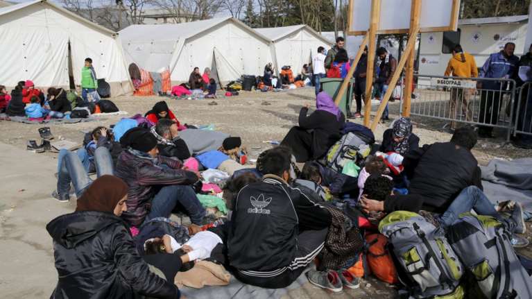 Les Echos: «Aπέραντος λάκκος» προσφύγων η Ελλάδα