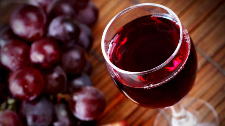 To μεγάλο λάθος που κάνετε τόσα χρόνια με το κρασί σας!