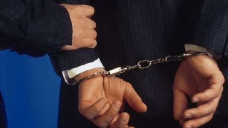 Ποιοι είναι ο εκδότης και οι δημοσιογράφοι που συνελήφθησαν