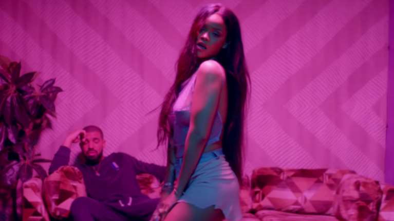 Η Rihanna τα πέταξε όλα στο νέο της videoclip και τρέλανε το Διαδίκτυο