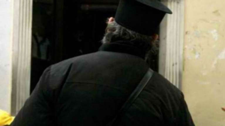 «Ξύρισαν» παπά λόγω ερωτικής περιπέτειας