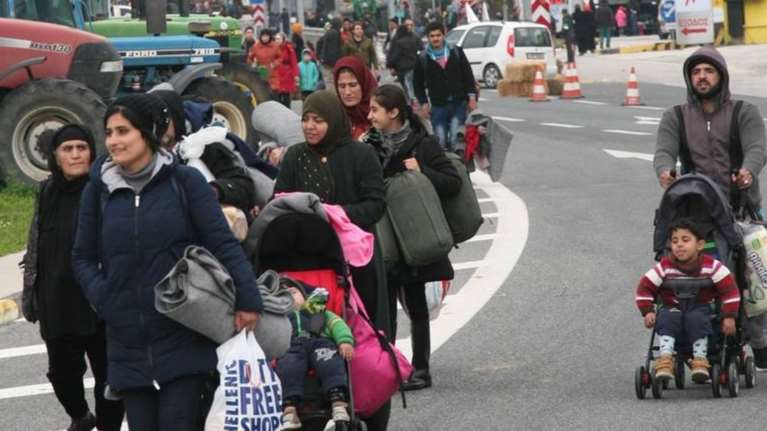 Από τον Πειραιά στην Ειδομένη μέσω Τεμπών  οι πρόσφυγες