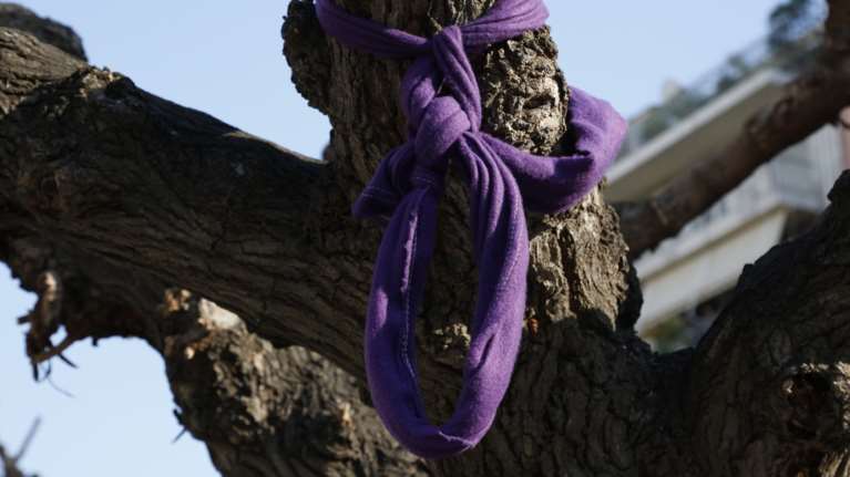 Σοκ! Πρόσφυγες αποπειράθηκαν να αυτοκτονήσουν στην Πλατεία Βικτωρίας