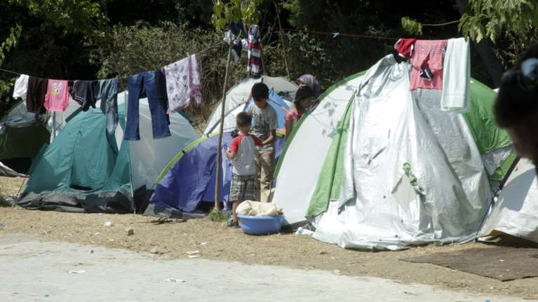 Αυτοσχέδιο hotspot μεταναστών στο Πεδίον του Αρεως