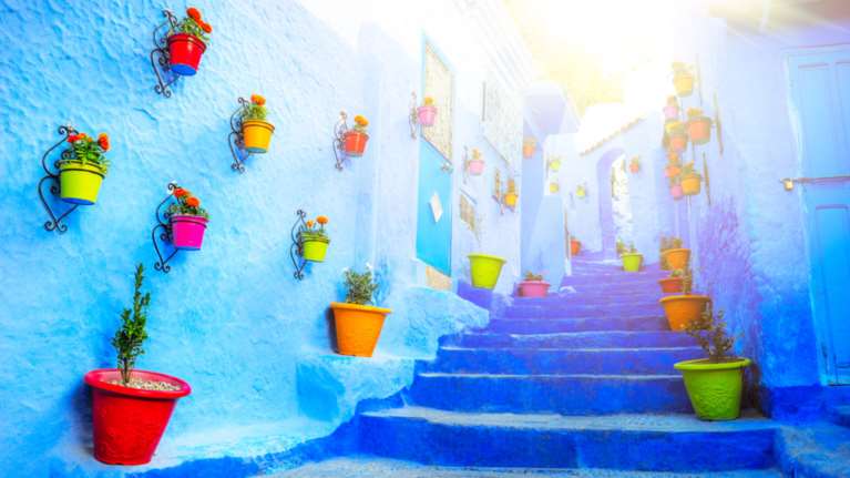 Μια πόλη βαμμένη μπλε: Το καλά κρυμμένο «μαργαριτάρι» του Μαρόκου
