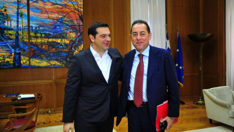 Με βέτο και για τα κοινοτικά πακέτα απειλεί ο Τσίπρας για το προσφυγικό