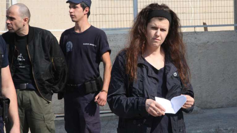 Λήστεψε το «Σωτηρία» η Ρούπα για τα χρήματα της εναέριας απόδρασης