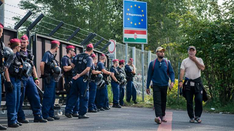 Το χρονικό του κυβερνητικού «Βατερλώ» για το προσφυγικό