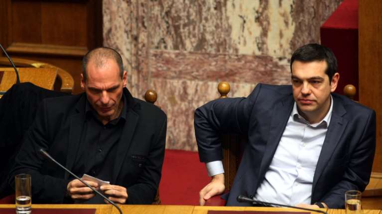 Εκρηξη Τσίπρα κατά Βαρουφάκη: «Λέει ανοησίες»