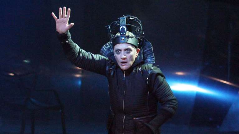 Η Καίτη Κωνσταντίνου στο The TOC για τη μεταμόρφωση της σε Ριχάρδο