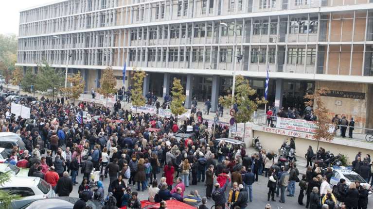 Συμβολικός αποκλεισμός στα Δικαστήρια της Θεσσαλονίκης από τους δικηγόρους