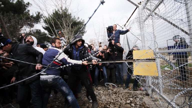 «Καμπάνα» από ΟΗΕ: Κίνδυνος για έκρηξη βίας στην Ελλάδα