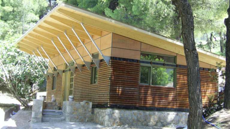 Θέλουν να στήσουν hotspots προσφύγων σε παιδικές κατασκηνώσεις