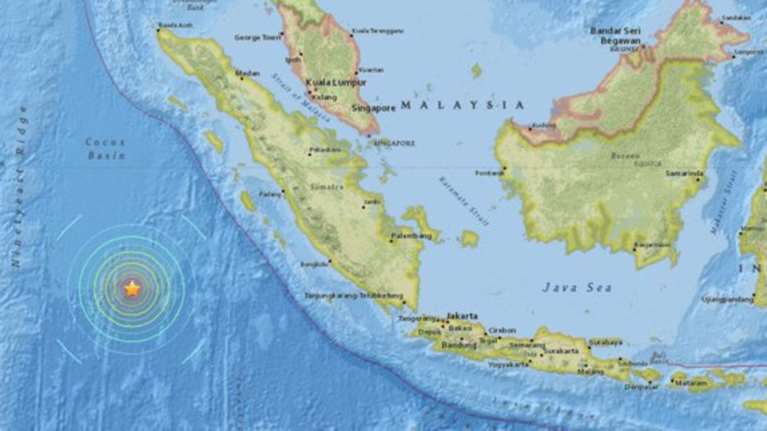 Ισχυρός σεισμός 7,9 Ρίχτερ στην Ινδονησία