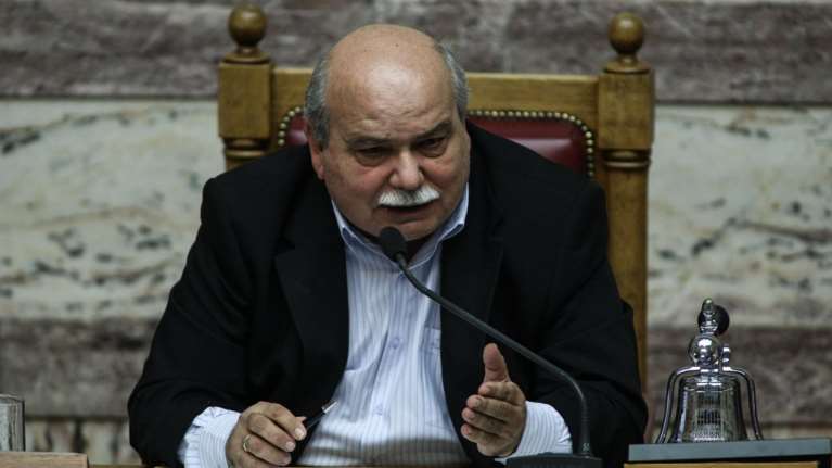 Επίθεση Βούτση...αλά Ζωή σε τρόικα για την αξιολόγηση