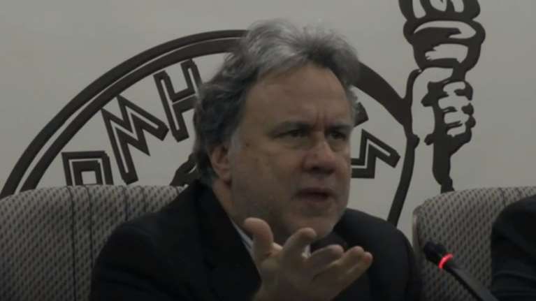 Τους...ξέρανε ο Κατρούγκαλος: Κομμουνιστής είμαι