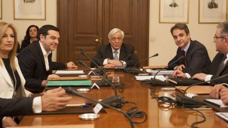 Η συμφωνία στα μίνιμουμ και οι αστερίσκοι στα μάξιμουμ