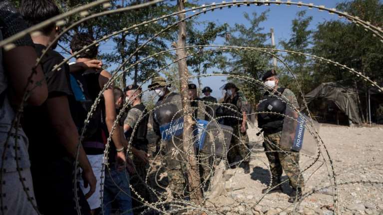 Telegraph: Η ΕΕ θα πουλήσει την ψυχή της για συμφωνία για το προσφυγικό