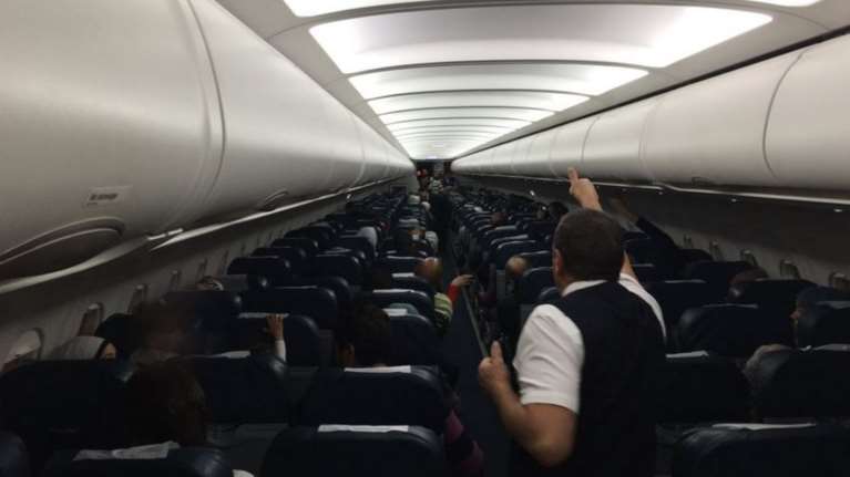 Με δύο πτήσεις charter σε Πορτογαλία &amp; Γαλλία, 212 πρόσφυγες