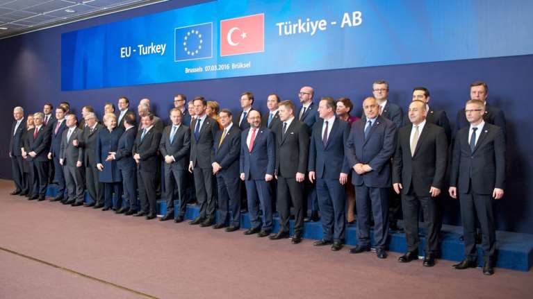 Διεθνή ΜΜΕ για Σύνοδο: Αρχάριοι «ψωνίζουν» σε τουρκικό παζάρι