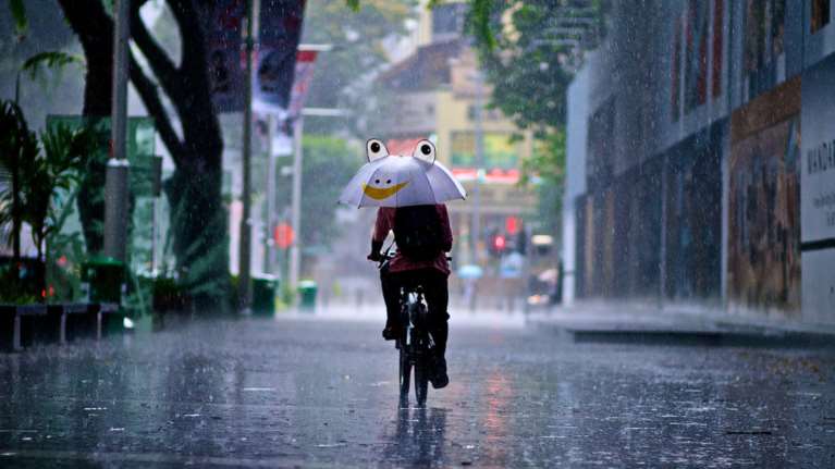 Καιρός: Βροχές &amp; καταιγίδες σε όλη τη χώρα