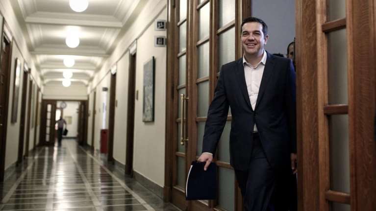 Επιστροφή Τσίπρα απο Σμύρνη και σύσκεψη στη Βουλή