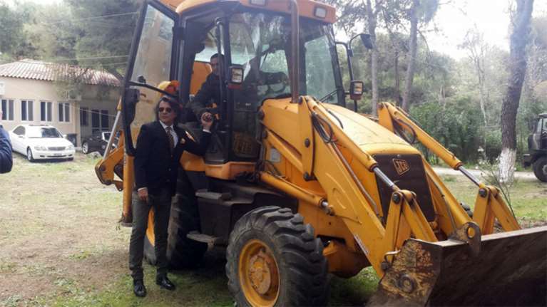 Ο Ψινάκης προετοιμάζει τη φιλοξενία προσφύγων στο Μαραθώνα:τι προειδοποιεί