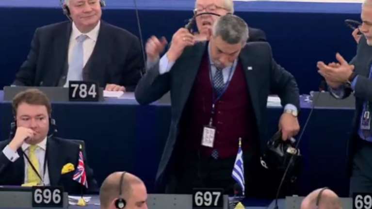 Σουλτς: Η ακροδεξιά δοκιμάζει τα όρια της απανθρωπιάς