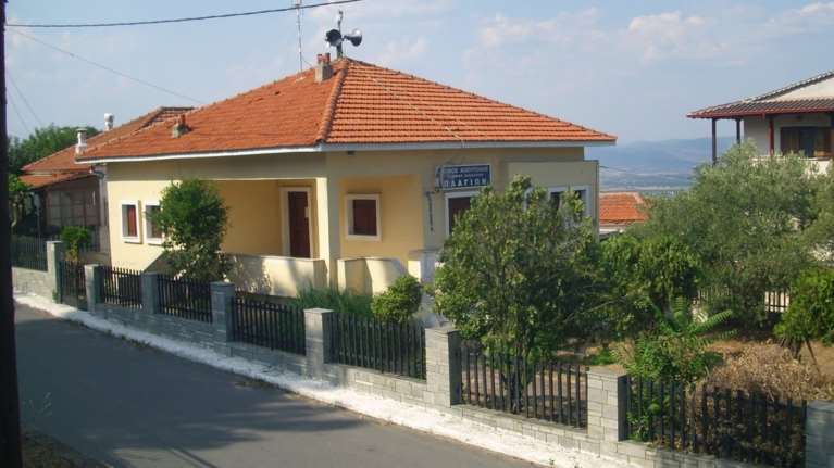 Ειδομένη: Έκαψαν τις πόρτες της Κοινότητας για να ζεσταθούν