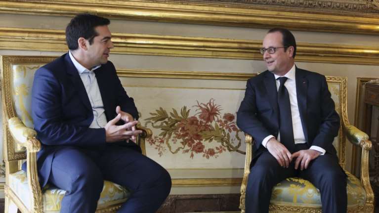 Στο Παρίσι ο Τσίπρας για συνάντηση των σοσιαλδημοκρατών ηγετών