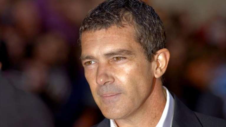 Μια ελληνίδα στην αγκαλιά του Αντόνιο Μπαντέρας