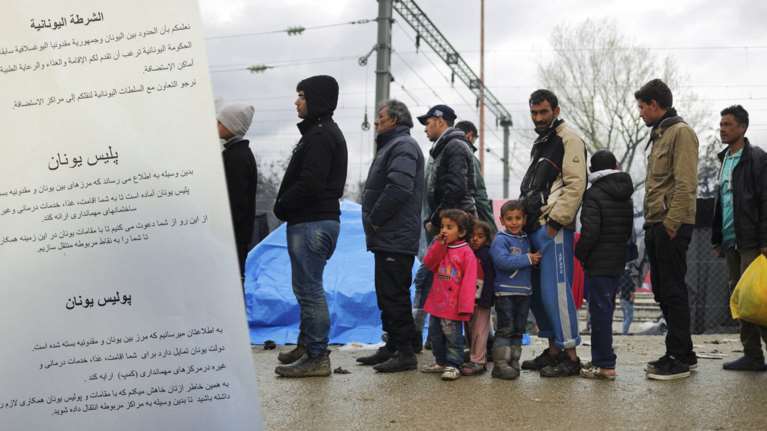 Αυτό είναι το φέιγ βολάν που μοιράζουν στους πρόσφυγες για να φύγουν
