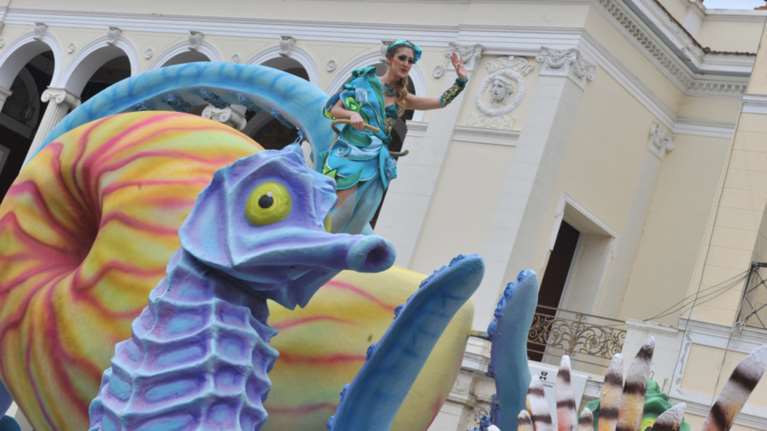 Πατρινό Καρναβάλι με 30.000 καρναβαλιστές