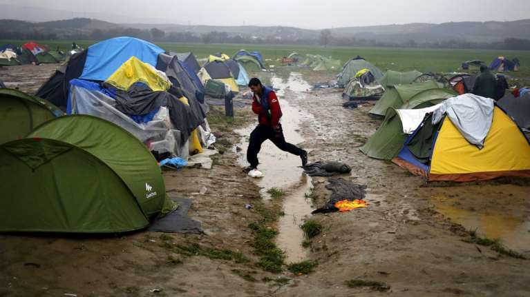 Επίσημα στοιχεία: Σε μία ημέρα έφυγαν 1.500 άτομα από την Ειδομένη