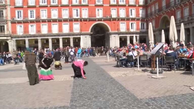 Οπαδοί της Αϊντχόβεν εξευτελίζουν γυναίκες στη Μαδρίτη