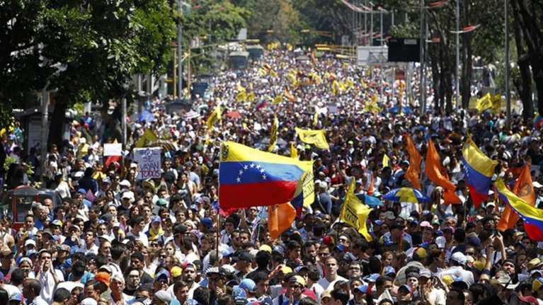 Βενεζουέλα: Στα άκρα η κόντρα κυβέρνησης και αντιπολίτευσης