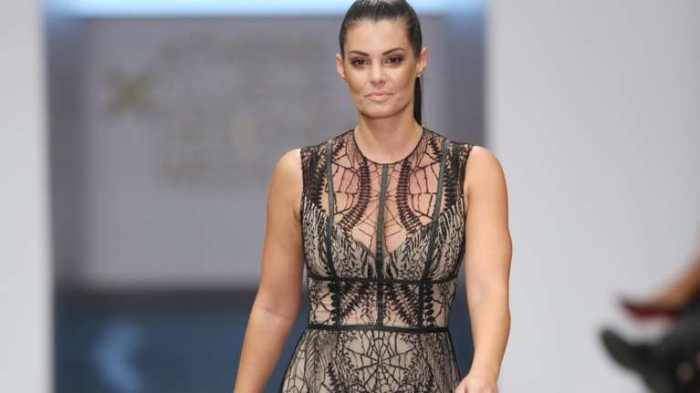 Η Μαρία Κορινθίου γυμνόστηθη «έριξε» το Instagram