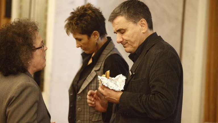 Επεσε...πείνα στον ΣΥΡΙΖΑ: Το κολατσιό Τσακαλώτου και Δρίτσα