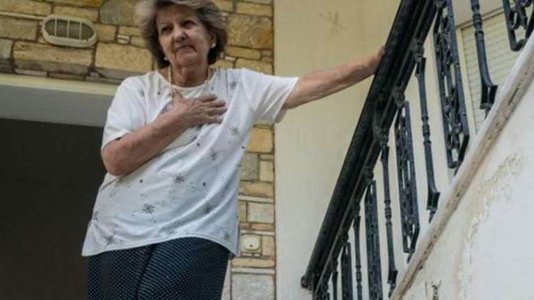 Αστυνομική επιχείρηση  στα Λιόσια για το κινητό της μητέρας Τσίπρα