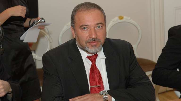 Με ολοκληρωτικό πόλεμο στη Γάζα προειδοποιεί ο Ισραηλινός υπ. Αμυνας