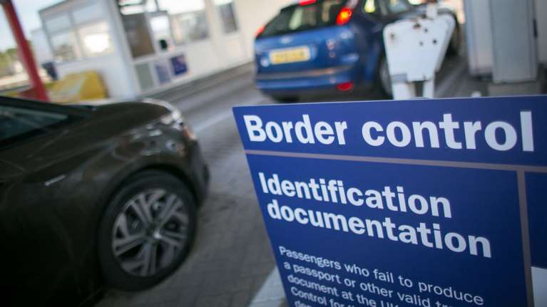 Τρίμηνη παράταση των ελέγχων στα εσωτερικά σύνορα της Σένγκεν