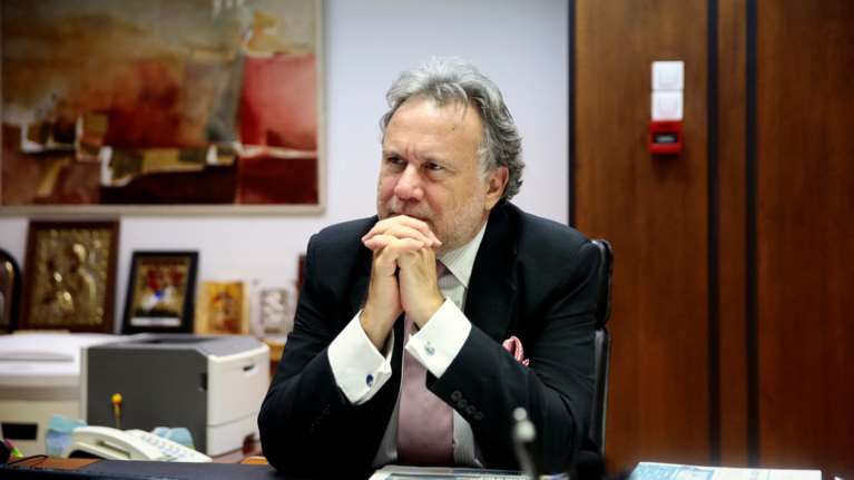 Ο Κατρούγκαλος φτιάχνει τηλεφωνικό κέντρο για συνταξιούχους με απορίες