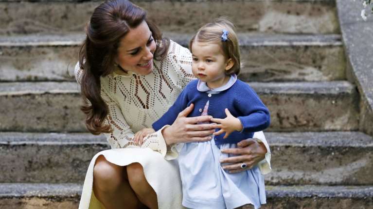 Πώς η μικρή πριγκίπισσα Σάρλοτ έσωσε τα κέρδη του παλατιού από κατάρρευση