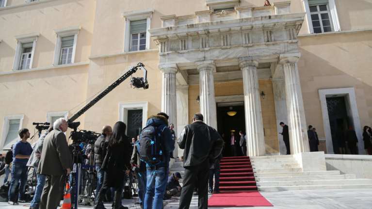 Eurasia Group: Σε θέση άμυνας ο ΣΥΡΙΖΑ μετά την απόφαση του ΣτΕ